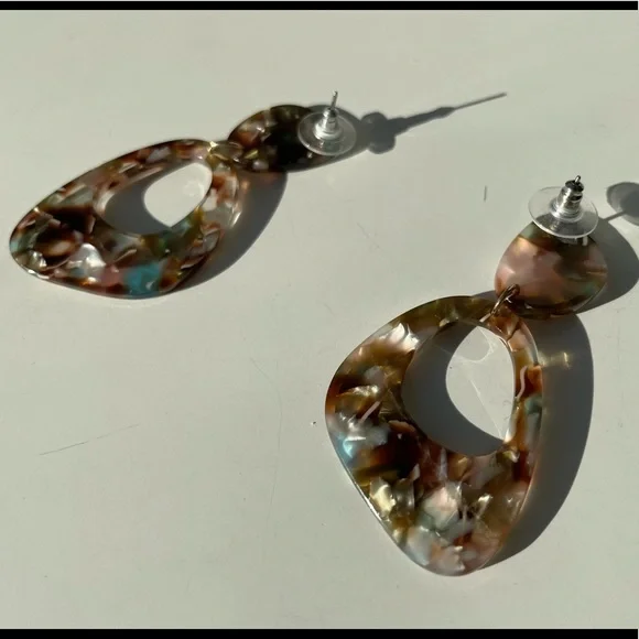 Multi Colored Resin Drop Earrings - Picture 4 of 7